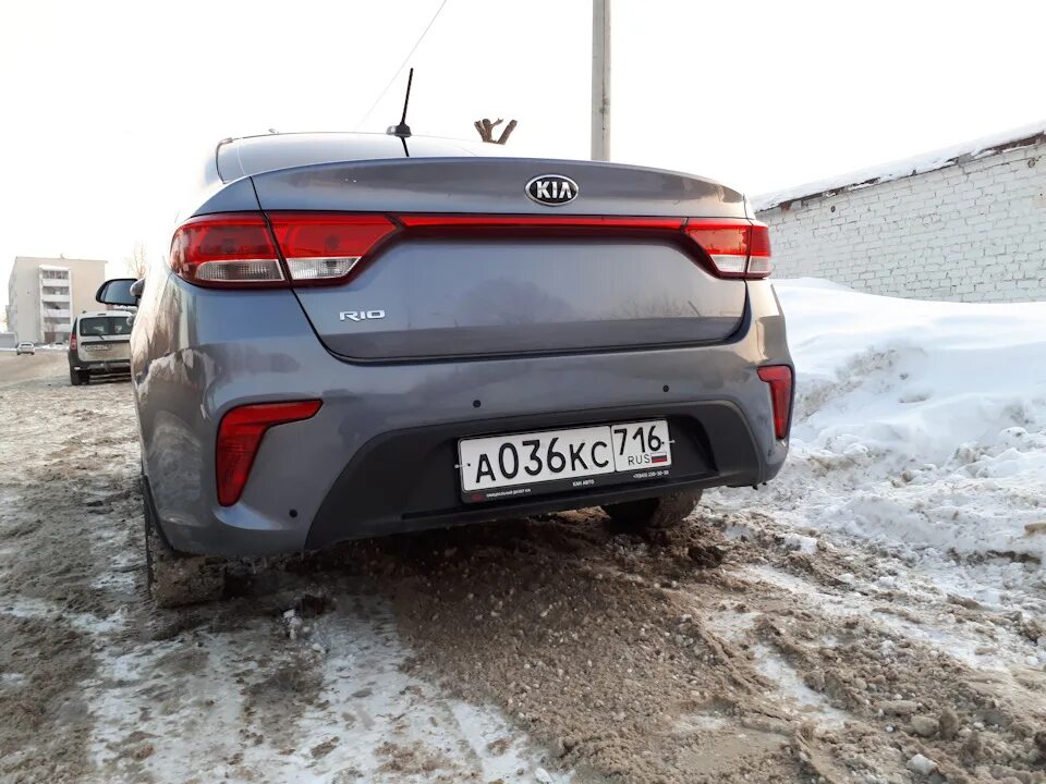 Заднее стекло Kia "Rio" IV 4D Sed '2017- с электрообогревом - купить с доставкой