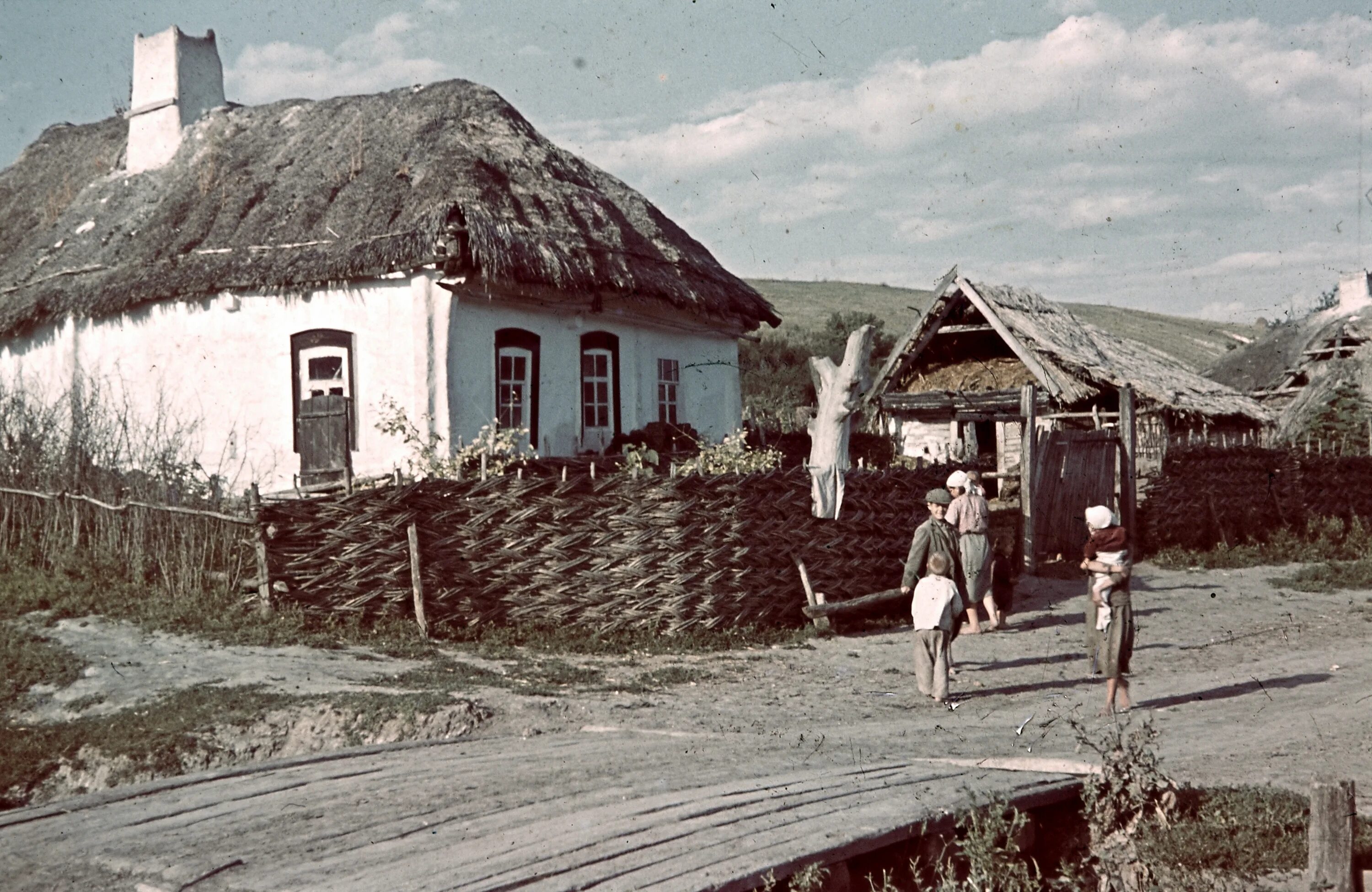 Хутор история названия. Село Колтуновка Воронежской области. Хутора Белгородской области 19 век. Мазанка на Кубани 19 века. Село Колтуновка в 1942 м году.