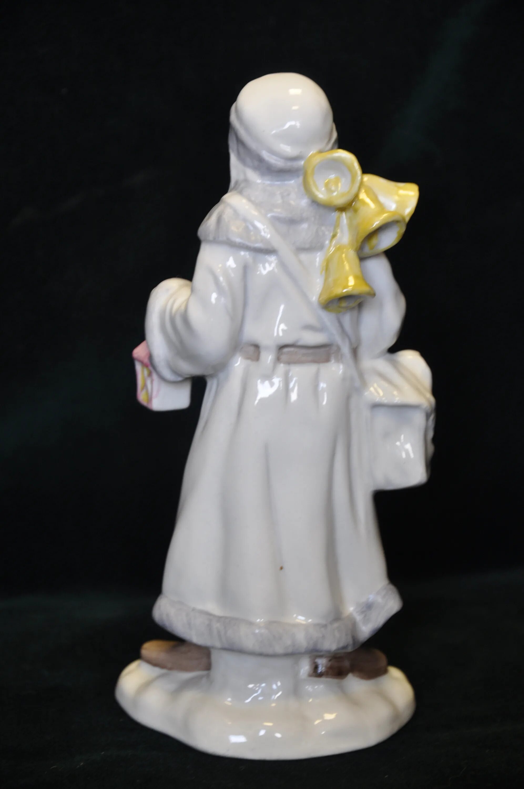 Городницкий фарфоровый завод дед мороз. Дед мороз лфз. Статуэтка дед мороз городница. Статуэтка снегурочка городница. Фарфоровая статуэтка "дед мороз".