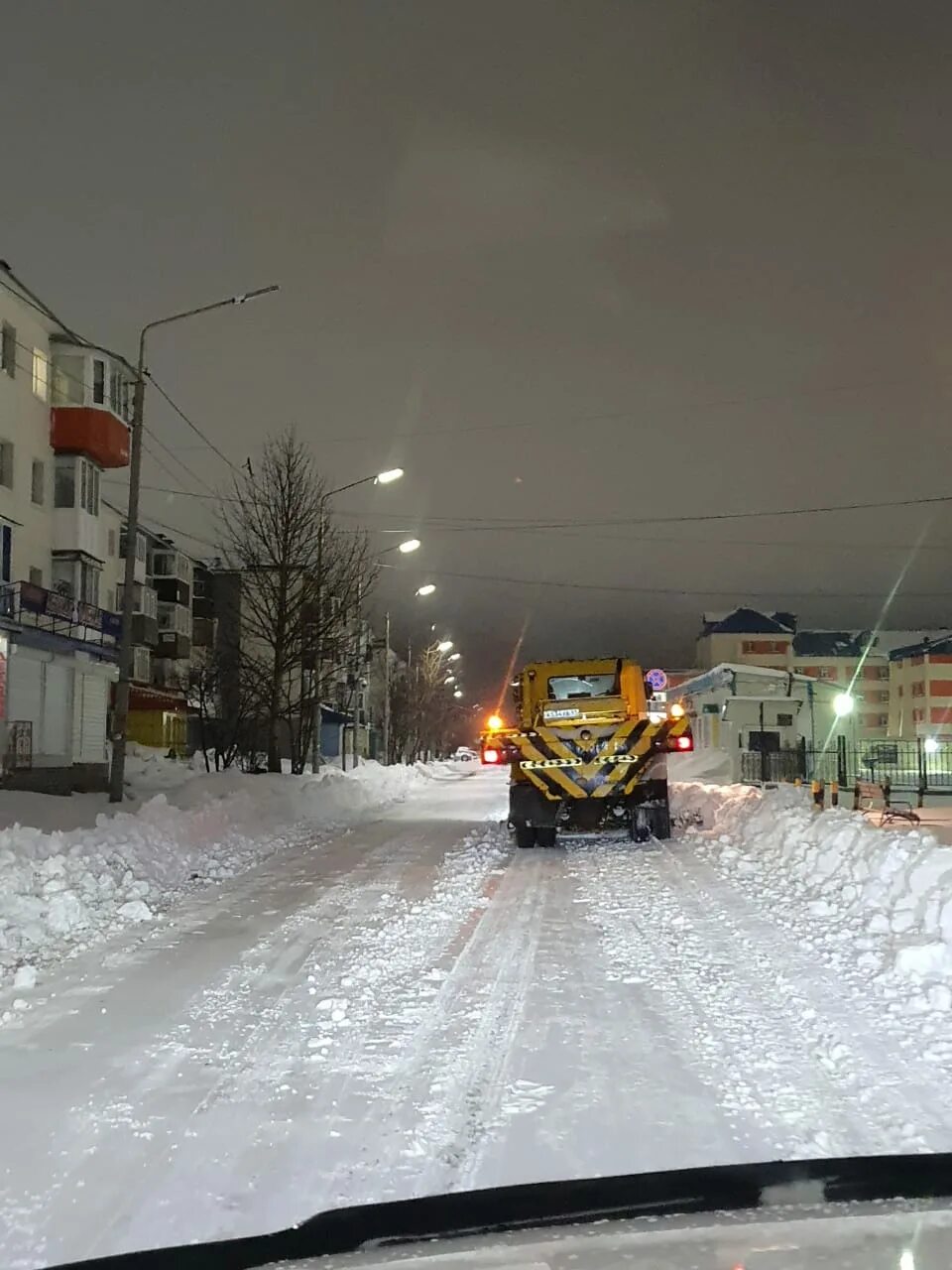 После пурги. Петропавловск-Камчатский Пурга. Дорожные службы Петропавловск Камчатский. Циклон в Петропавловске Камчатском. Метель в Петропавловске Камчатском.