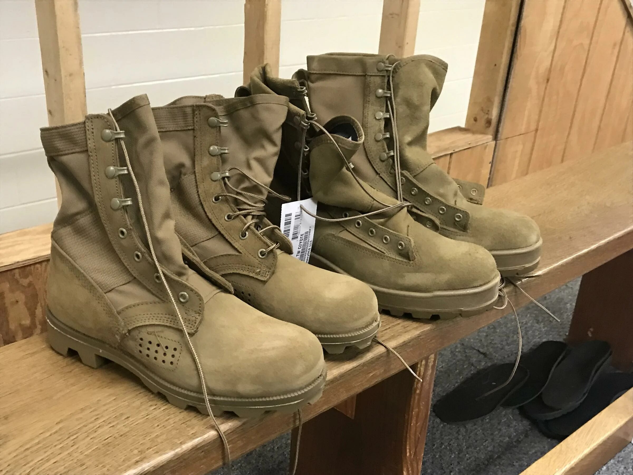 Boots reboots. Normatec для ног пульсирует. Boots reboots. Арт на тему перезагрузки. Normatec для ног пульсирует.