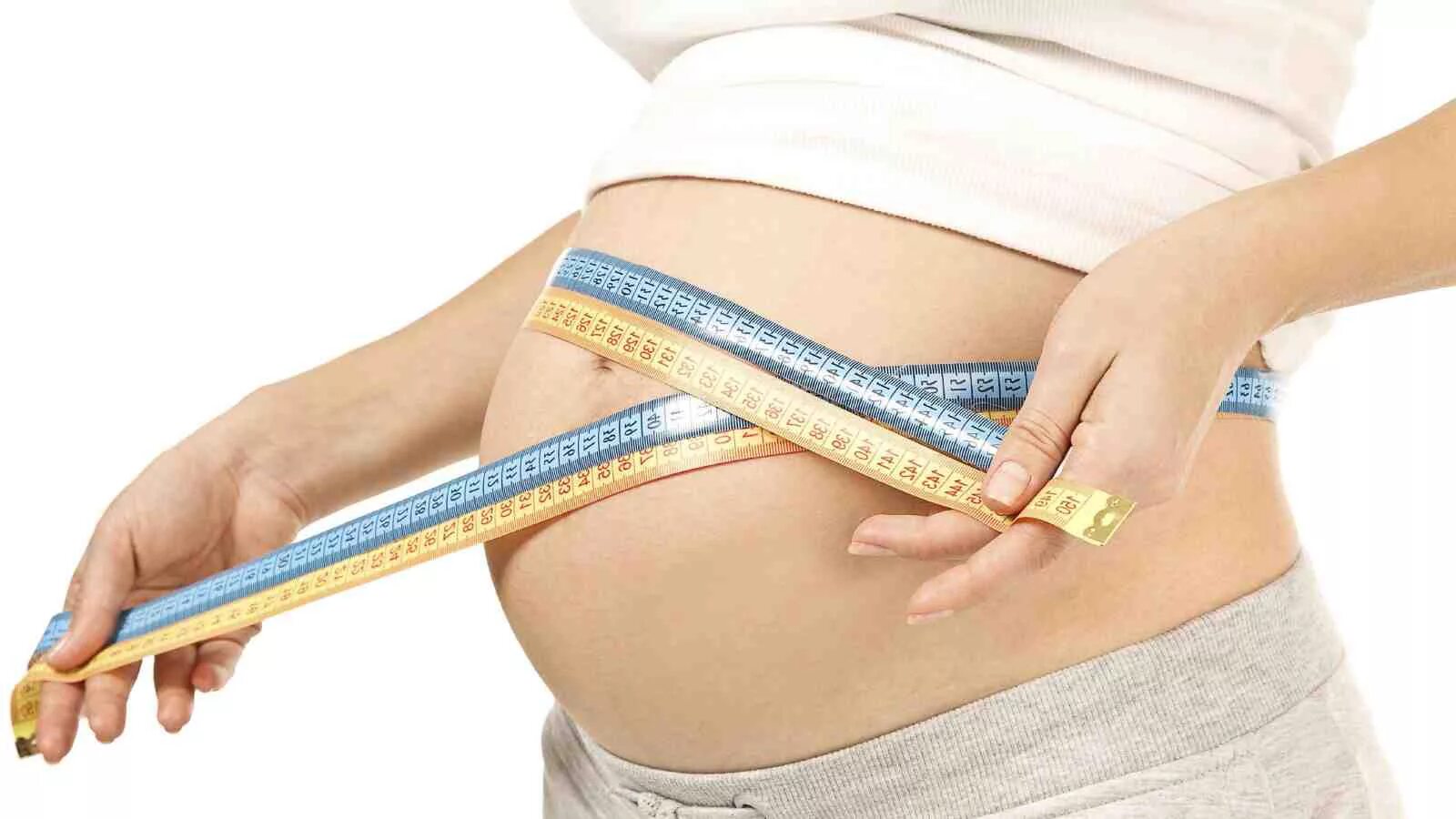 Забеременела с весом. Измерение окружности живота. Измерение окружности живота беременной. Избыточный вес при беременности.