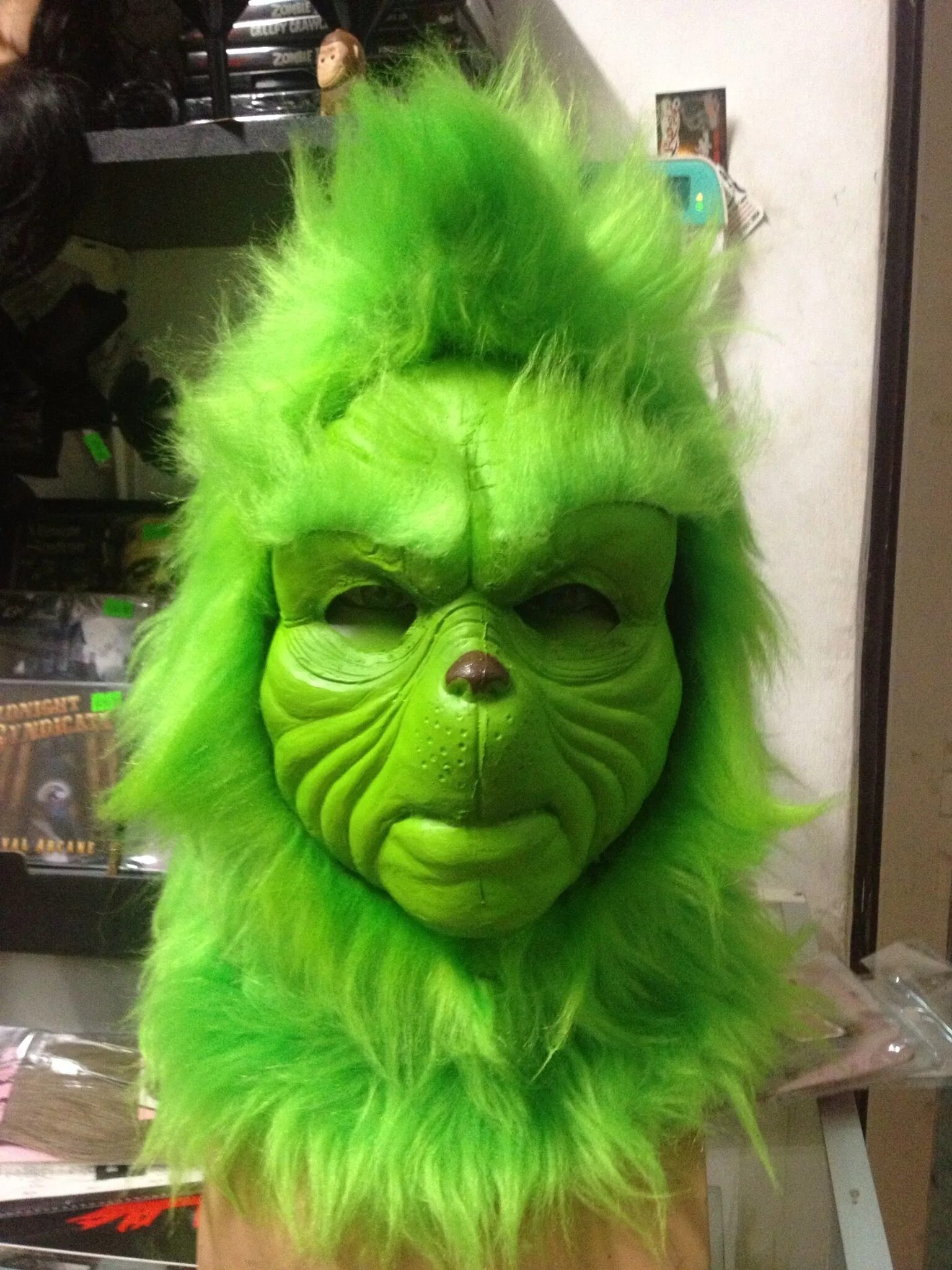 гринч похититель рождества маска. маска гринч силикон. гринч макияж. как сделать маску гринча. как сделать маску гринча.