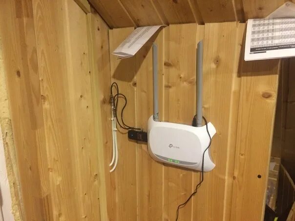 Установить wi fi роутер. Роутер в частном доме. wifi роутер в частном доме. кабельный интернет в частный дом. проводной интернет в частный дом.