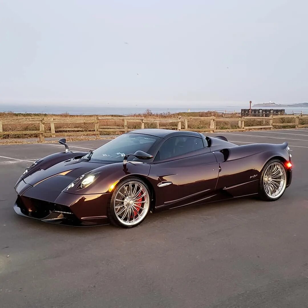 Pagani Huayra Roadster. Диски Pagani Huayra. Машина Pagani Huayra. Pagani Huayra r 2022.