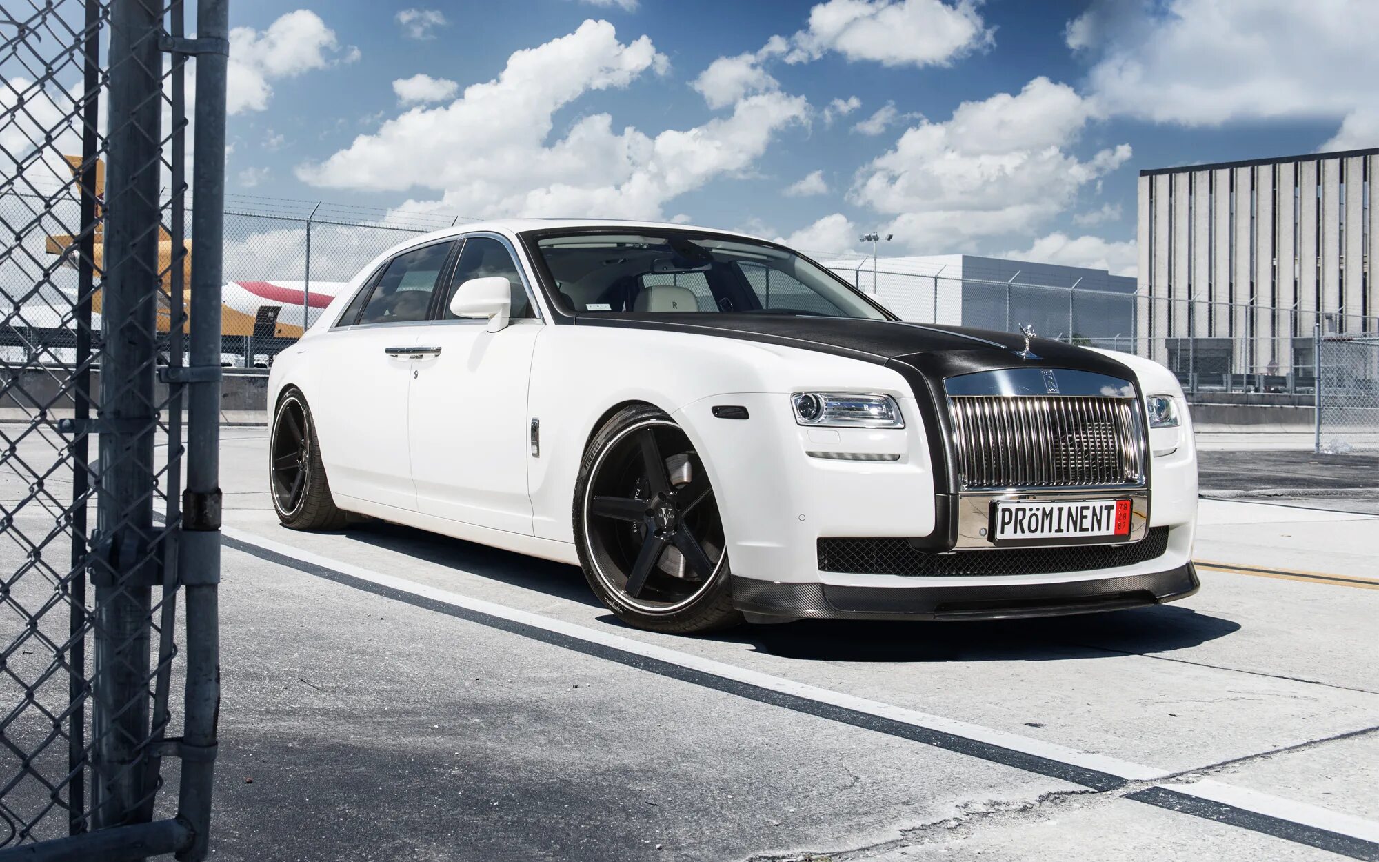Roll tuning. Rolls royce ghost. rolls royce ghost белый. rolls royce ghost 2025 tuning. rolls royce ghost vellano.