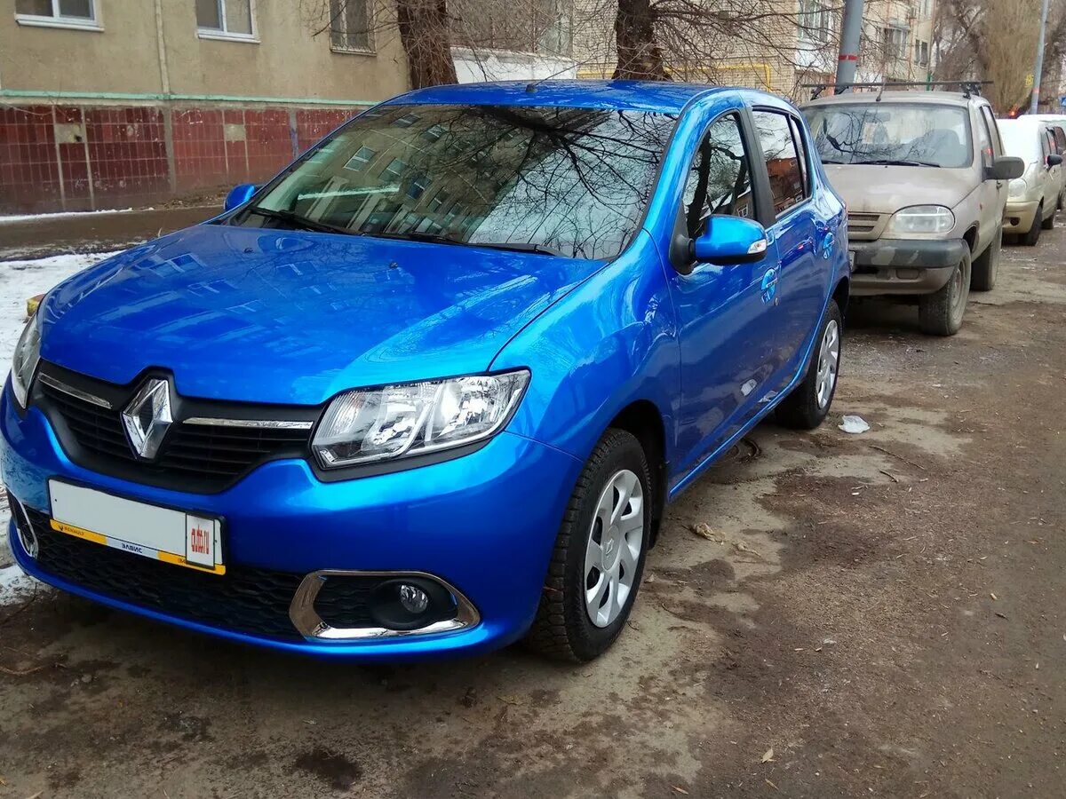 Краски renault. Рено Сандеро 2 Рестайлинг. Лазурно синий Логан. Рено Логан синий металлик. Лазурно-синий 498 металлик Renault Logan.