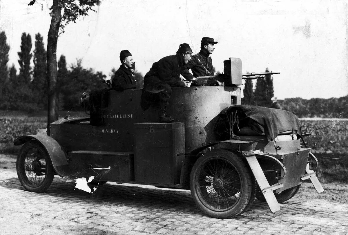 Броневик «атаман богаевский». Lancia 1zm. Броневик 1 мировой. Бронеавтомобиль маннесманн-мулаг. Бронемобиль 1 мировой.