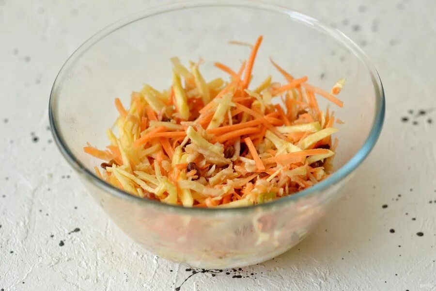 Салат с репой рецепты. Салат с репой и морковью. Салат из репы с яблоком и морковью. Морковь и репа. Салат с репой и морковью и яблоком.