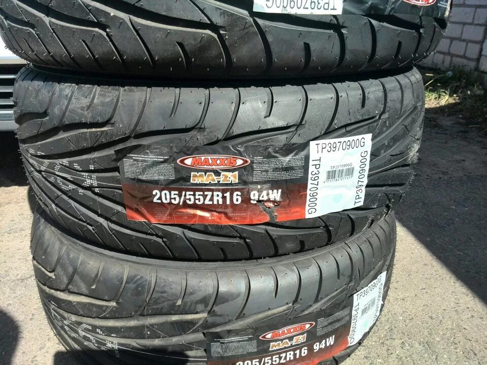 Шины максис виктра. Шины Maxxis Victra ma-z1. Maxxis Victra ma-z1 205/55 r16. Maxxis шины r16 205 55. Резина Максис 205 55 16 лето.