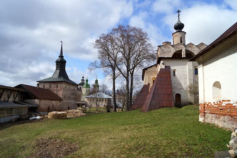 Белозерский монастырь святые