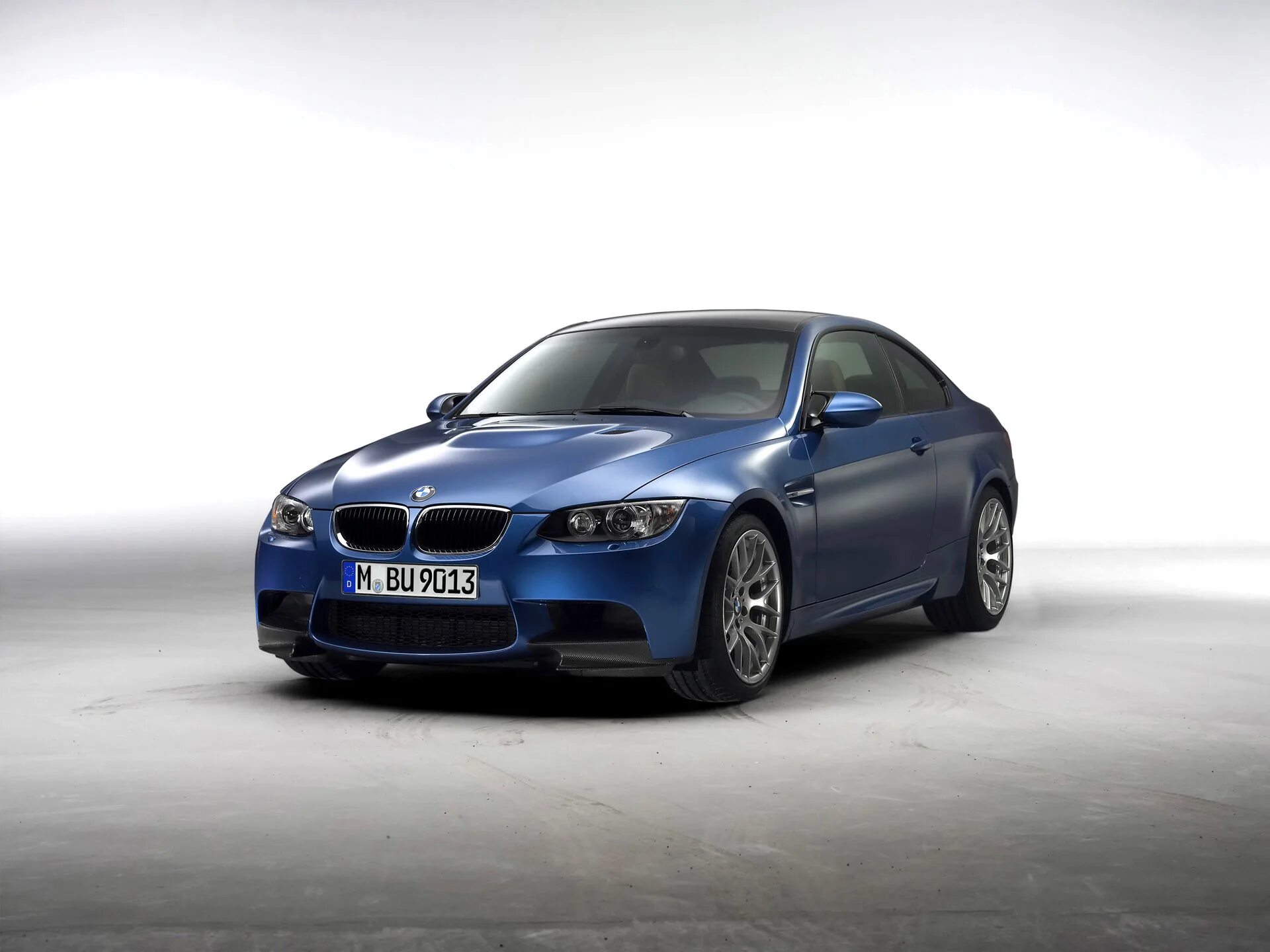Бмв м3 обои. BMW m3 2010. BMW m3 2011. BMW m3 e92. BMW m3 Competition package e92.