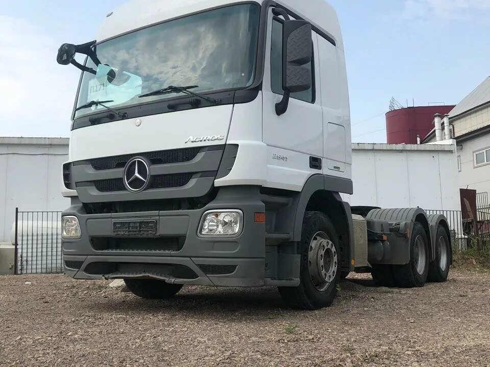 Куплю мерседес тягач б у. Mercedes-Benz Actros 6х4. Мерседес Актрос 2641. Мерседес Бенц Актрос 6х4. Тягач Мерседес 2641.