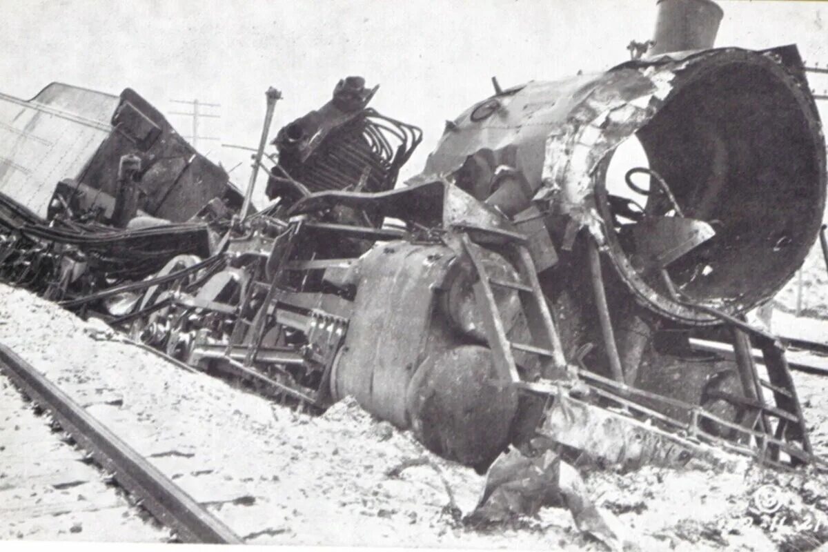 Разбили железную дорогу. Взорванный эшелон ВОВ 1941-1945. Разбитый эшелон на железной дороге Великая Отечественная.