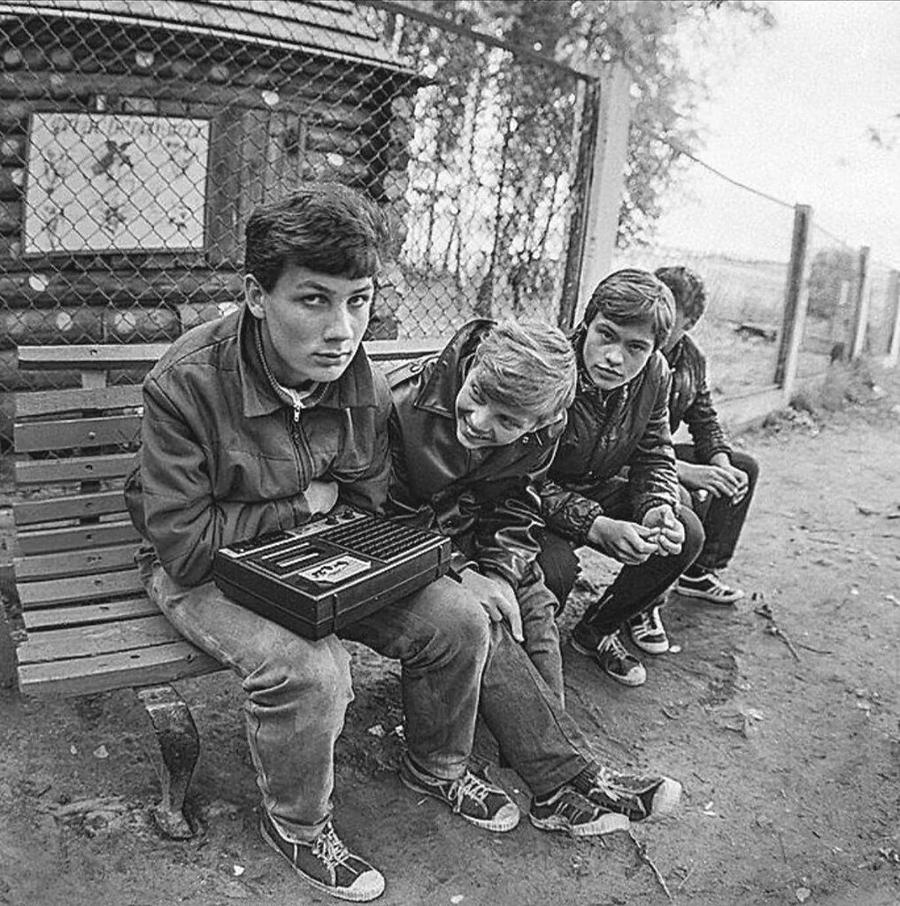 Детство 80-х. Катя лычева и рональд рейган. Дети 1980 х годов. Дети 80-х годов. Ссср 1980 год.