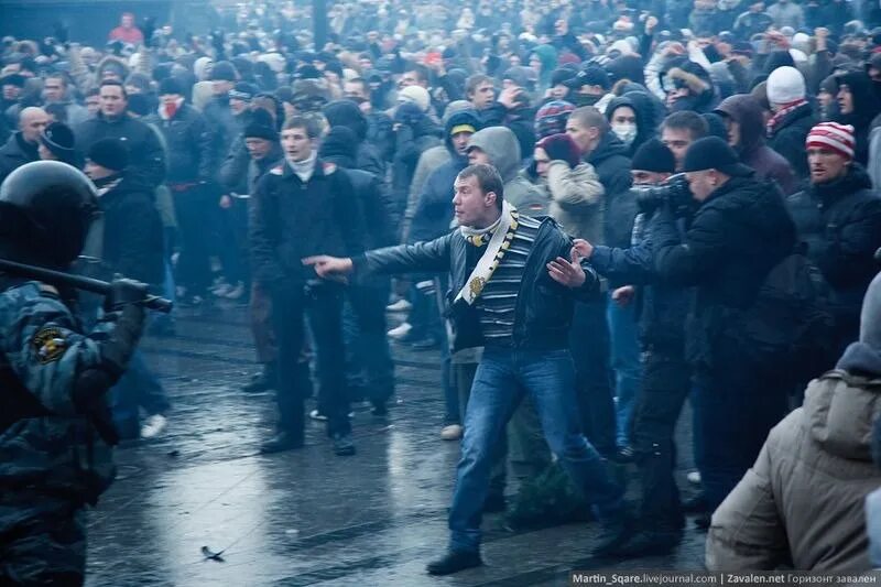 Манежка 2010 русский бунт. Манежная площадь Свиридов. Беспорядки на Манежной площади 2010. 23 декабря 2010 г