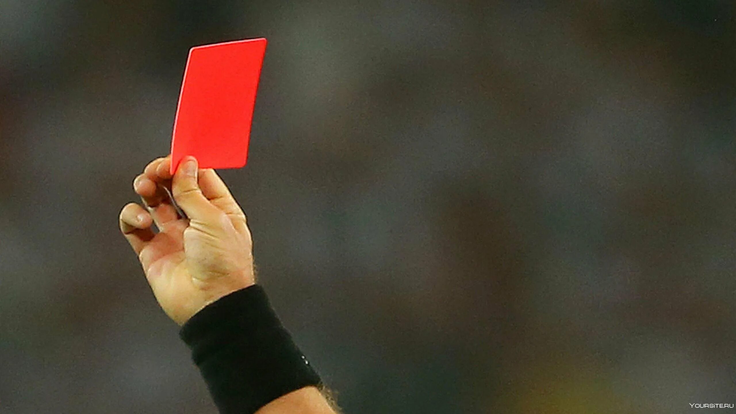 Красная карточка в футболе. Красная карточка в футб. Желтая и красная карточка в футболе. Футбол арбитр красная карточка.