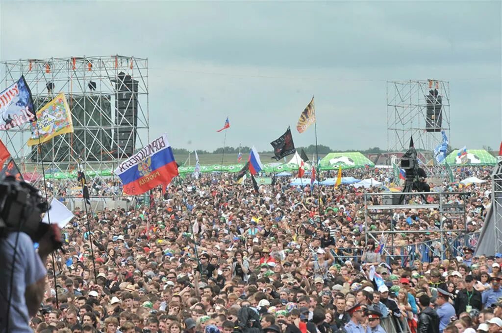Рок над волгой 2024 самара. Рок над волгой 2024 самара. Рок над волгой 2013 рамштайн. Рамштайн самара рок над волгой. Рок над волгой 2024 самара.