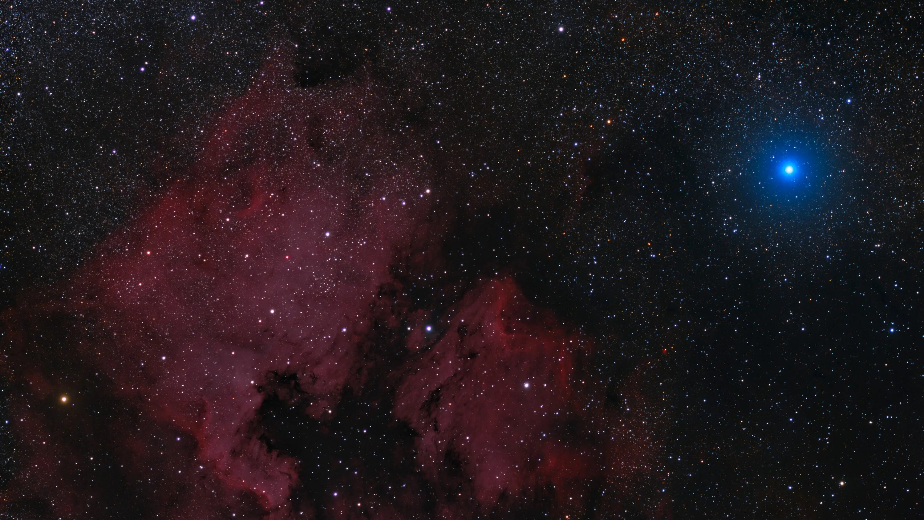 16 апреля космос. Звезда Денеб фото. Космос звезды. Красивый космос. Снимки космоса.