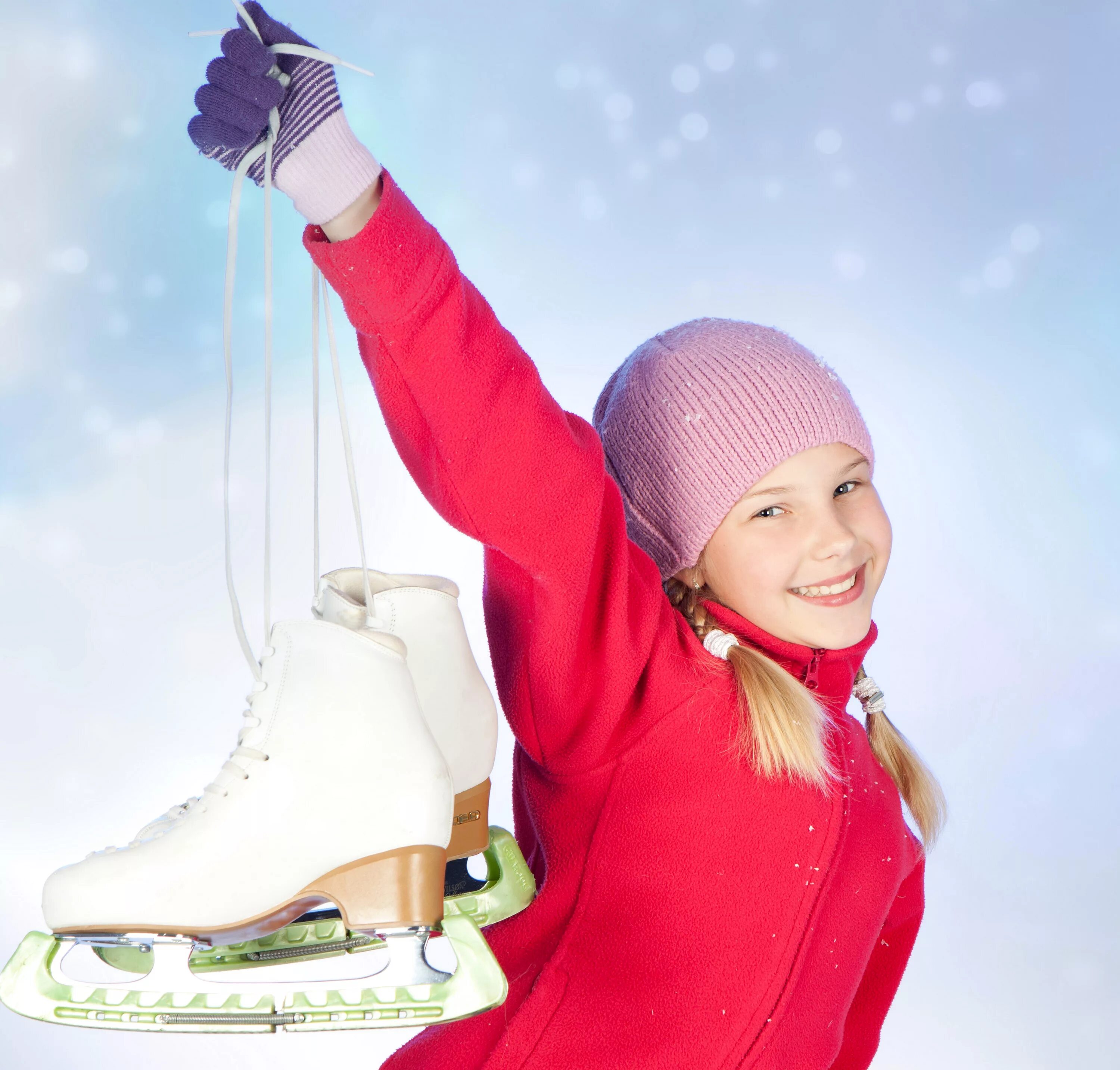 Катание на коньках польза. Катание на коньках. Дети на коньках. Девочка на коньках. Зимние коньки.
