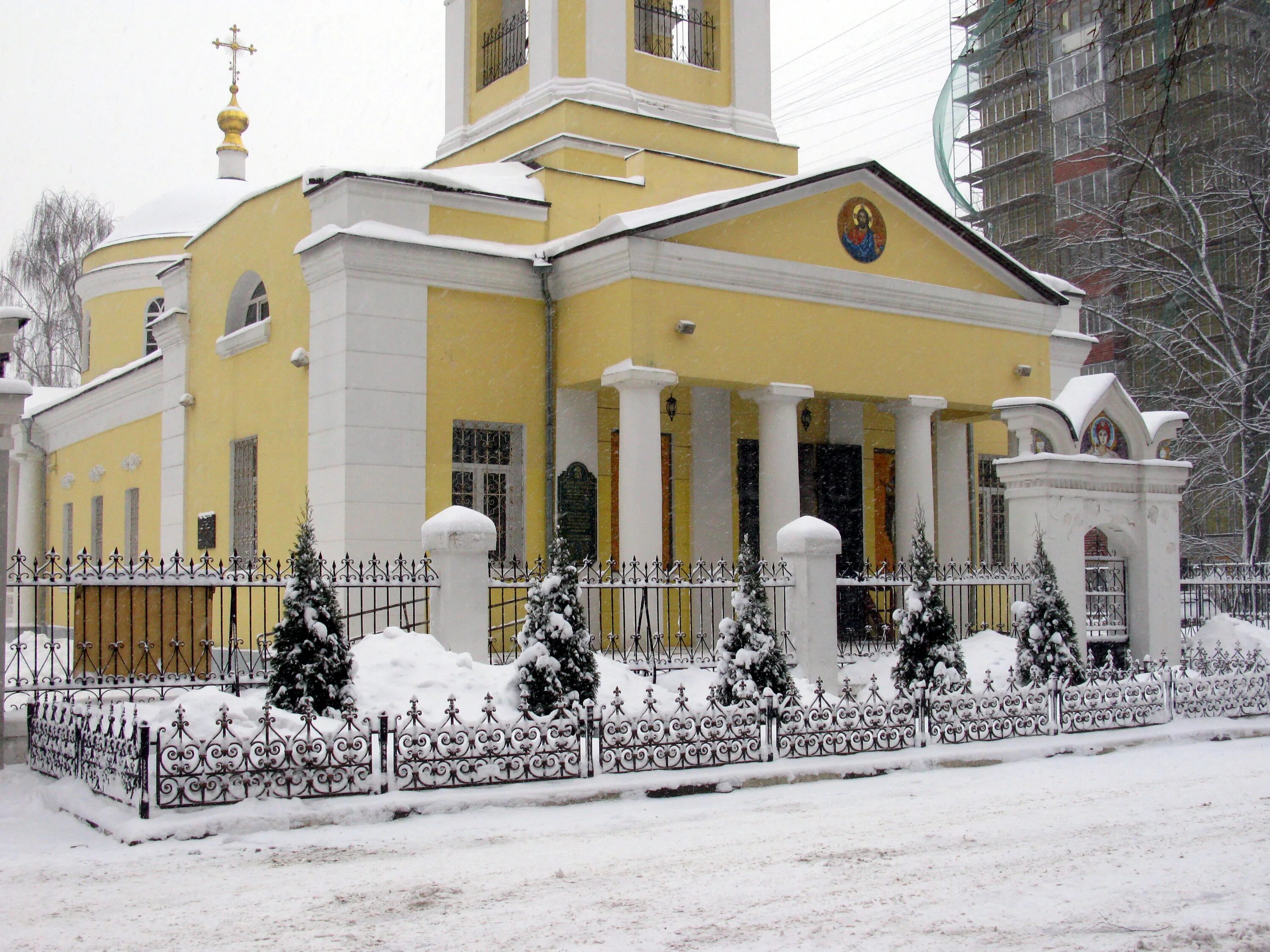 Храм преподобных зосимы и савватия в гольянове. Храм преподобных зосимы и савватия в гольянове. Церковь зосимы и савватия соловецких в гольянове. Храм зосимы и савватия в гольяново официальный сайт. Храм зосимы и савватия в гольяново.