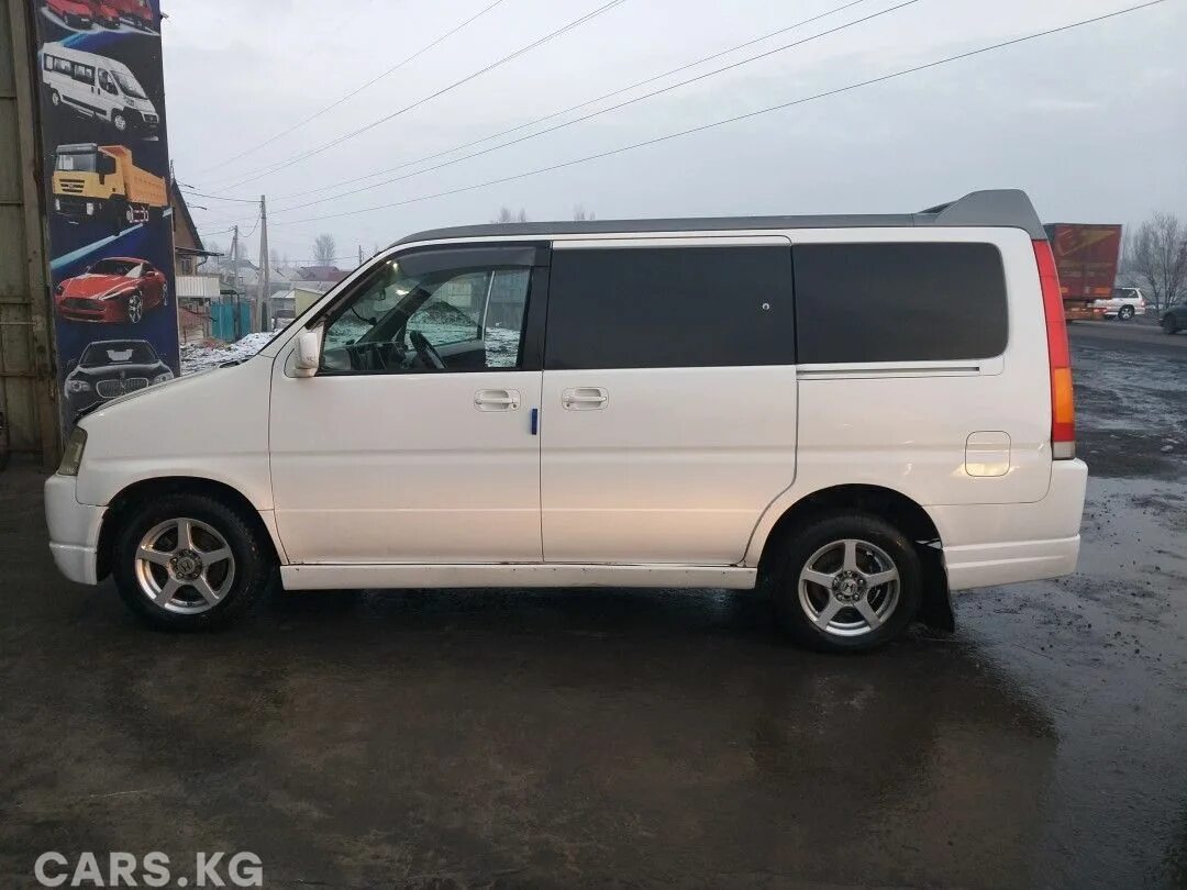 Honda stepwgn 2. Хонда степвагон 1 поколения. Хонда stepwgn 1996-2001. Хонда степвагон 4 поколения. Honda stepwgn 2000.