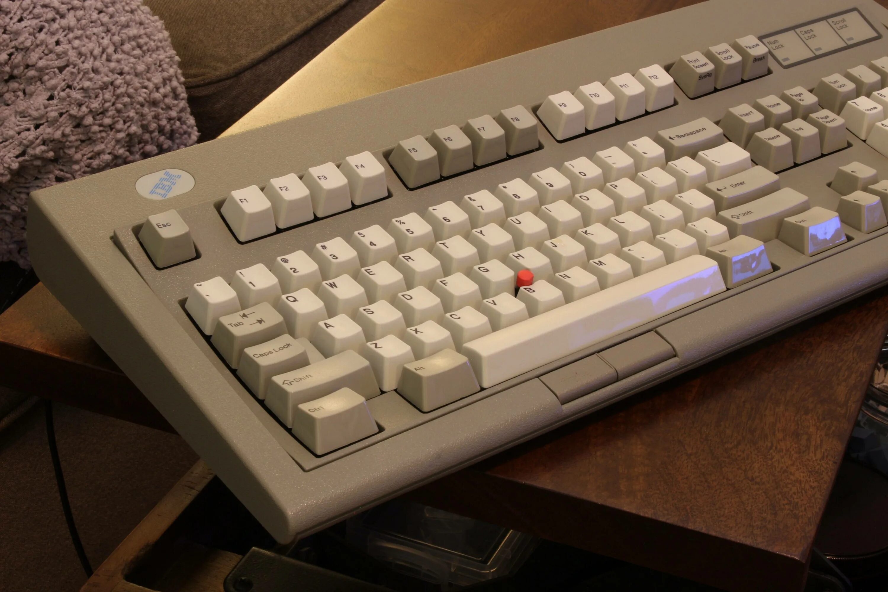 Клавиатура ibm. Механическая клавиатура IBM model m2. 60% IBM model m. IBM model m 1984. Старая клавиатура IBM.