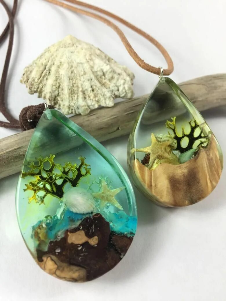 Изделия из эпоксидной смолы бижутерия. Украшения из эпоксидки. Украшения из эпоксидки. Эпоксидные украшения. Эпоксидная смола.