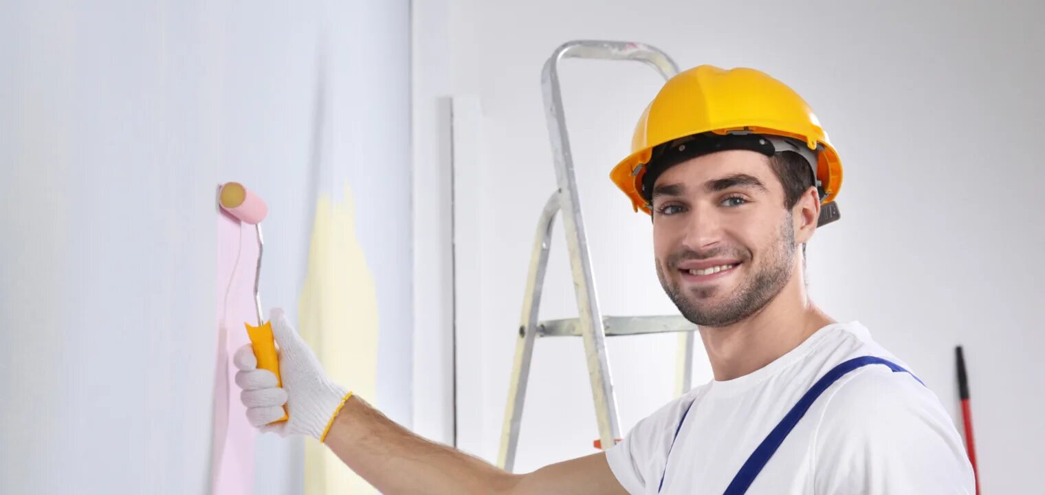 Маляр декоратор. Маляр строительный. Маляр на стремянке. Маляр красит. Маляр профессия.