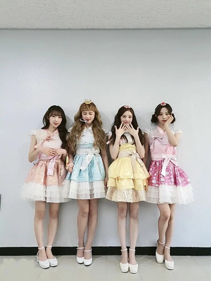 Кпоп группа wjsn. Wjsn. Кпоп группа wjsn. Wjsn участницы 2022. Корейская группа wjsn.