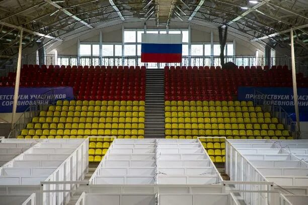 Манеж центрального стадиона арсенал. Манеж арсенал тула. манеж стадиона арсенал тула. манеж арсенал тула госпиталь. стадион арсенал тула манеж центрального стадиона.