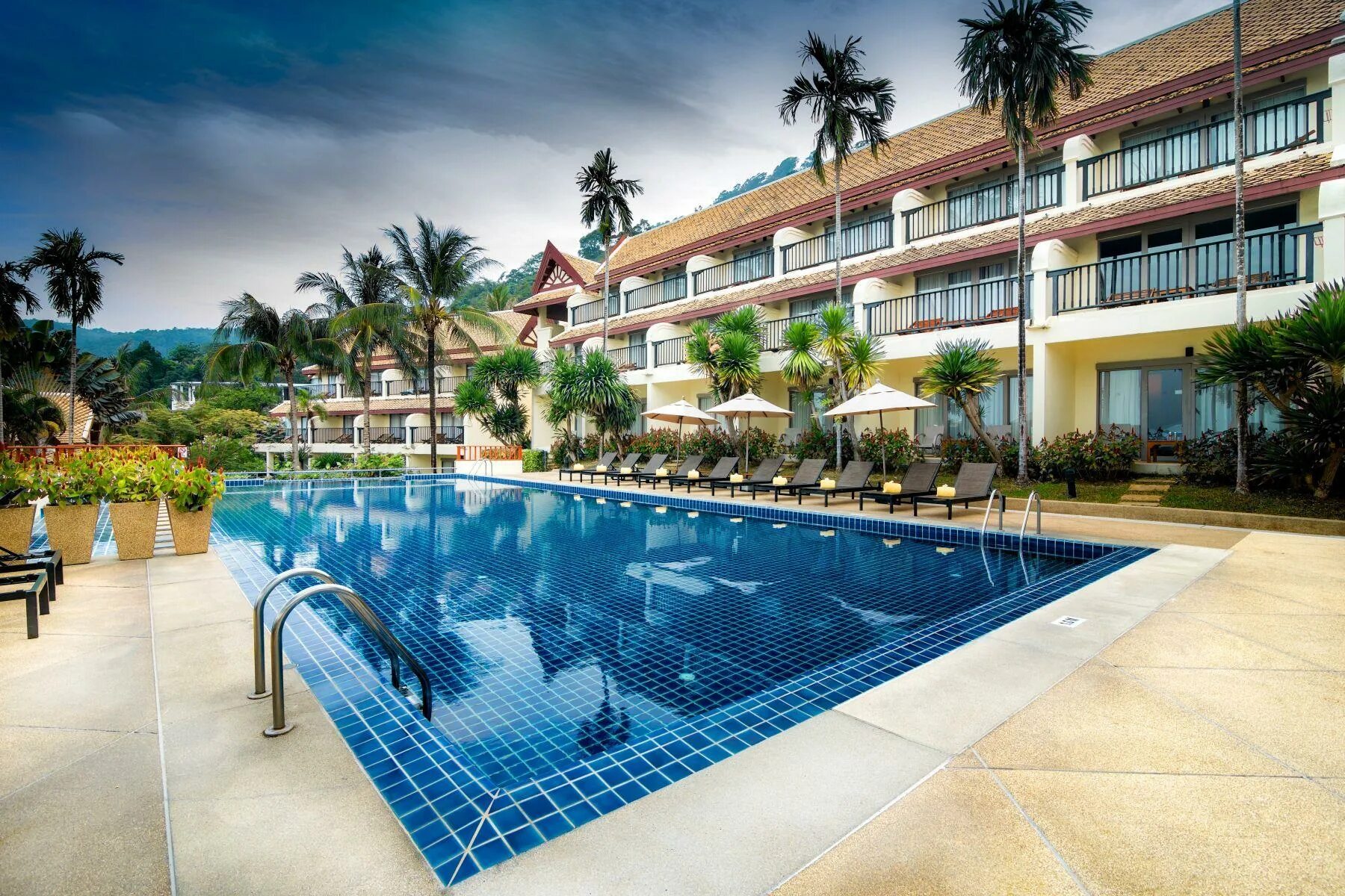 Пхукет июнь 2024. Andamantra Resort & Villa (ex. Centara Blue Marine Resort & Spa Phuket) 4*. Центара Виллас Пхукет 4. Centara Blue Marine Resort & Spa 4*. Centara Пхукет Патонг.