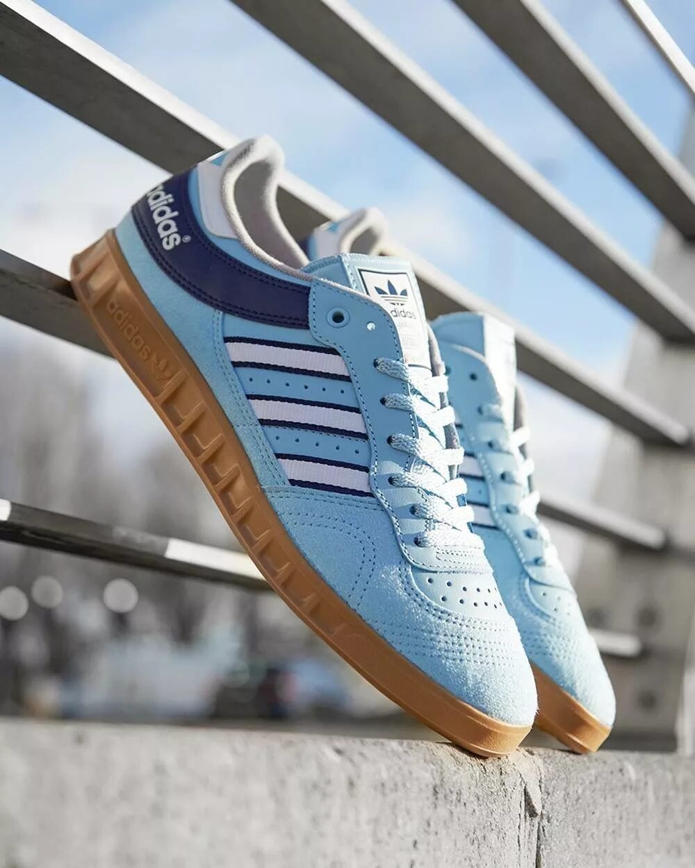 Кроссовки адидас спешиал. Adidas Originals Handball Spezial. Кроссовки adidas Handball Spezial. Adidas кеды Spezial Handball. Adidas Originals кроссовки Handball Spezial.