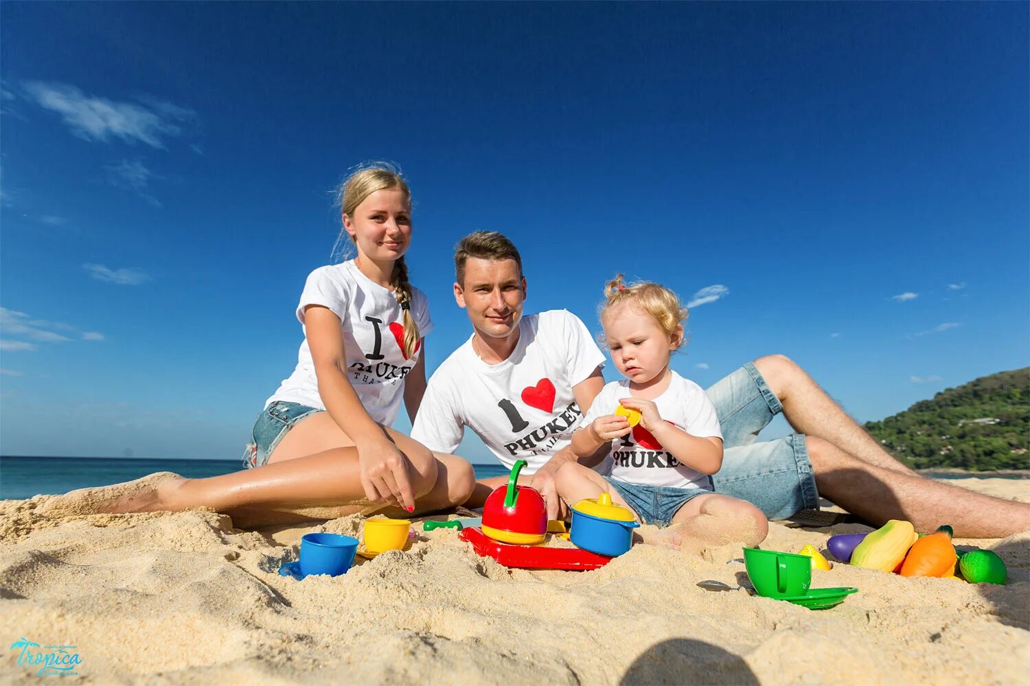 Фото семьи на природе. Активный семейный досуг. Тема 1 семейный отдых. Картинки для описания. Отдых с семьей на природе.