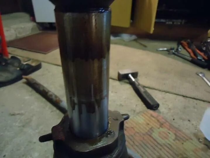 Как заправить домкрат маслом. Домкрат да10м230в гидравлический автомобильный. Как заправить домкрат маслом. Залить масло в гидравлический домкрат. Прокачать гидравлический домкрата 2т.