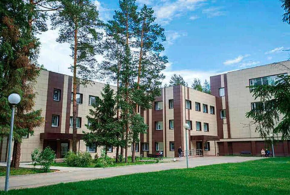 Центр реабилитации стационары. Реабилитационный центр три сестры москва. клиника три сестры в москве реабилитация. три сестры реабилитационный центр в подмосковье. три сестры райки деревня центр реабилитации.