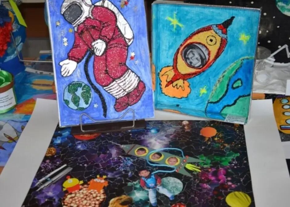 Конкурс поделок день космонавтики в детском саду. Поделки на тему космос. Поделка ко Дню космонавтики. Поделки на космическую тему.