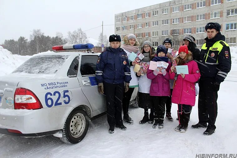 Работа в апатитах мурманской области свежие вакансии. ГИБДД Мурманской области. ГАИ Апатиты. Полиция Апатиты. Сотрудники ГИБДД Апатиты.