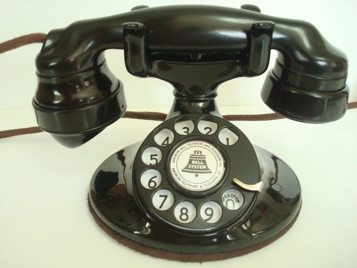 Компания Bell telephone. Первый радиотелефон. Bell Systems первый телефон. Телефон 1940. Телефон д 71