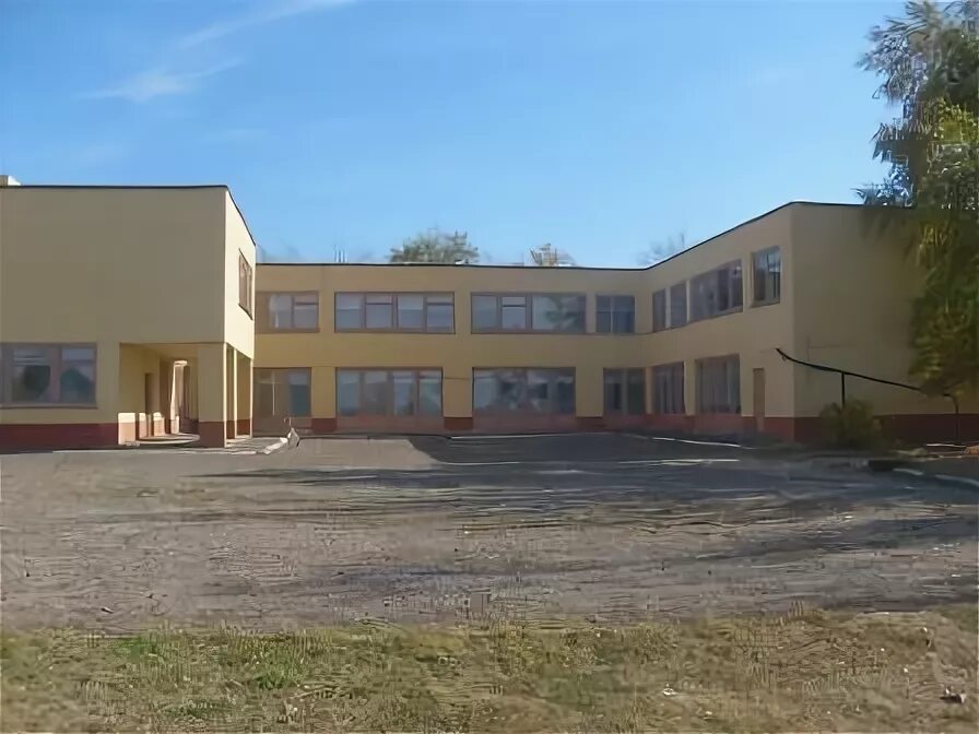 Село малая семеновка. Школа село семеновка. Зырянка томск. Школа село тростное. Школа село тростное.