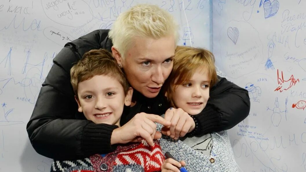 Лицо, когда отправила детей в лагерь: Диана Арбенина рассталась с 13-летними доч