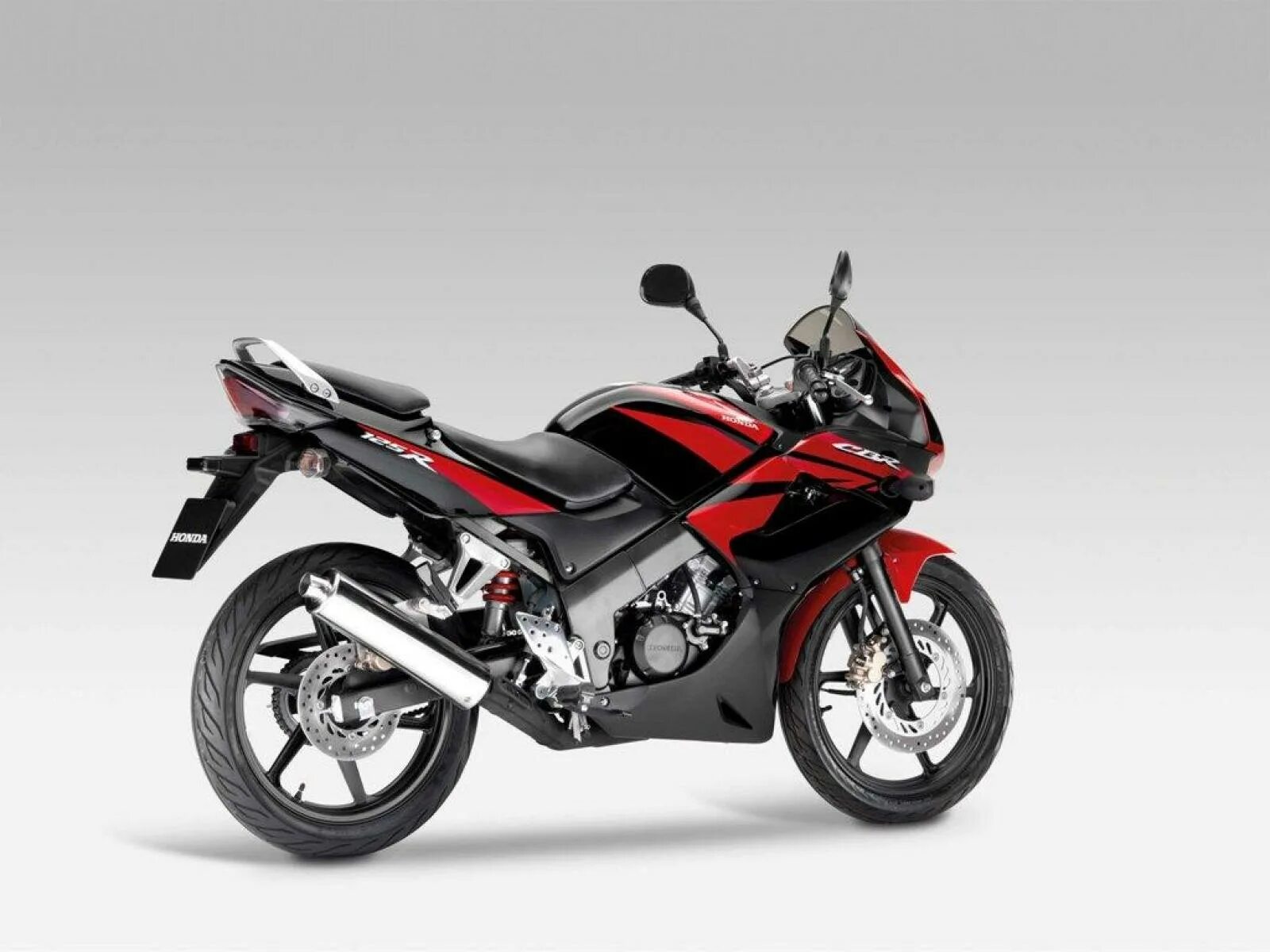 Honda cbr125r. Honda CBR 125. Мотоцикл Хонда 125 кубов. Honda CBR 125 R 2009. Honda r мотоцикл