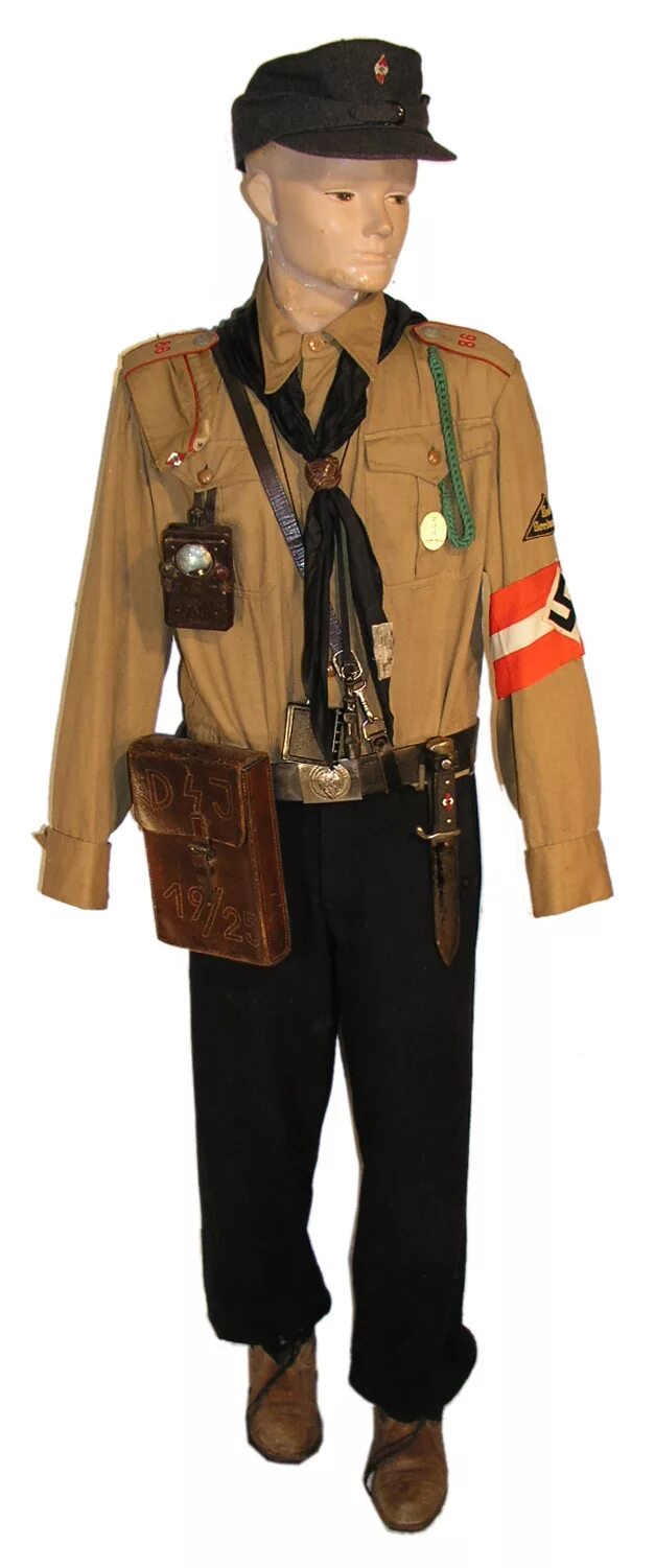 Форма гитлерюгенда. Форма гитлерюгенда. Hitlerjugend форма. Гитлерюгенд в третьем рейхе. Рубашка гитлерюгенд.