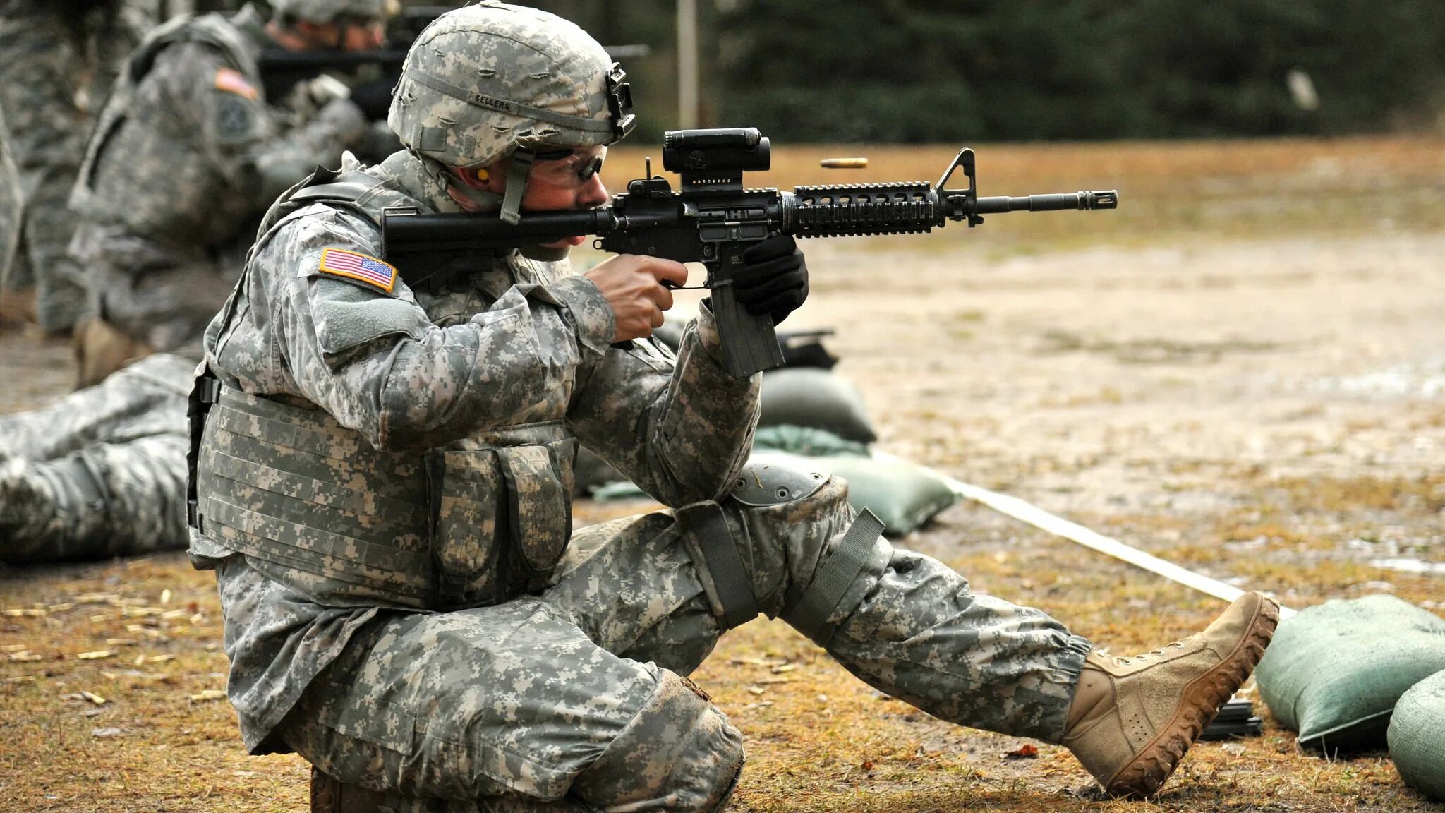Солдат. Солдат с оружием. Современный солдат. Американские военные оружия. Ares combat