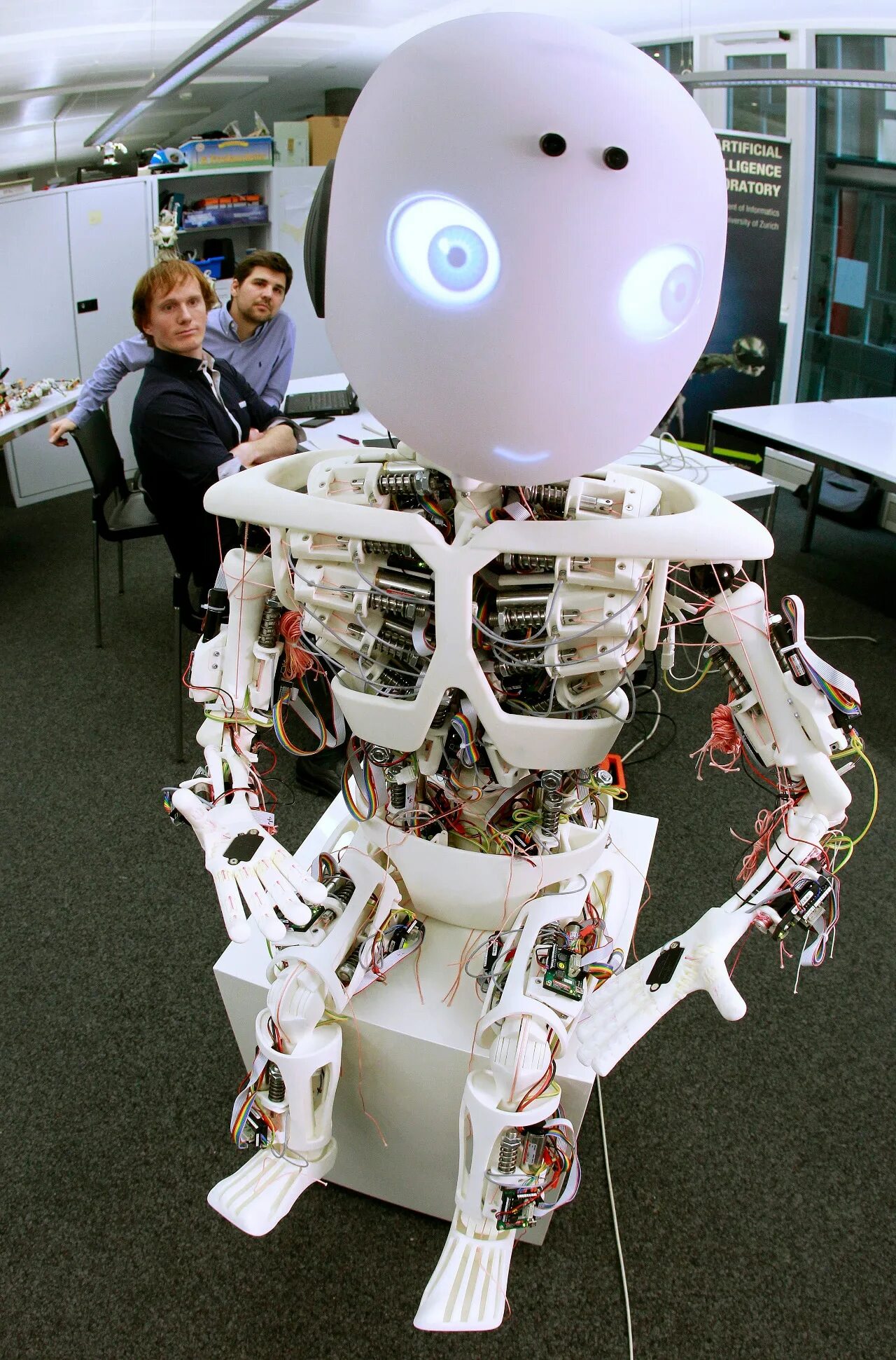 Включи новый робот. Современные роботы. Самые современные роботы. Необычные роботы. Робот настоящий.