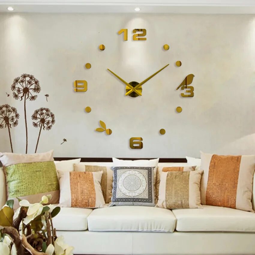 Часы в интерьере гостиной. Часы над диваном. Часы над телевизором. Часы над диваном. Часы интерьерные в гостиную.