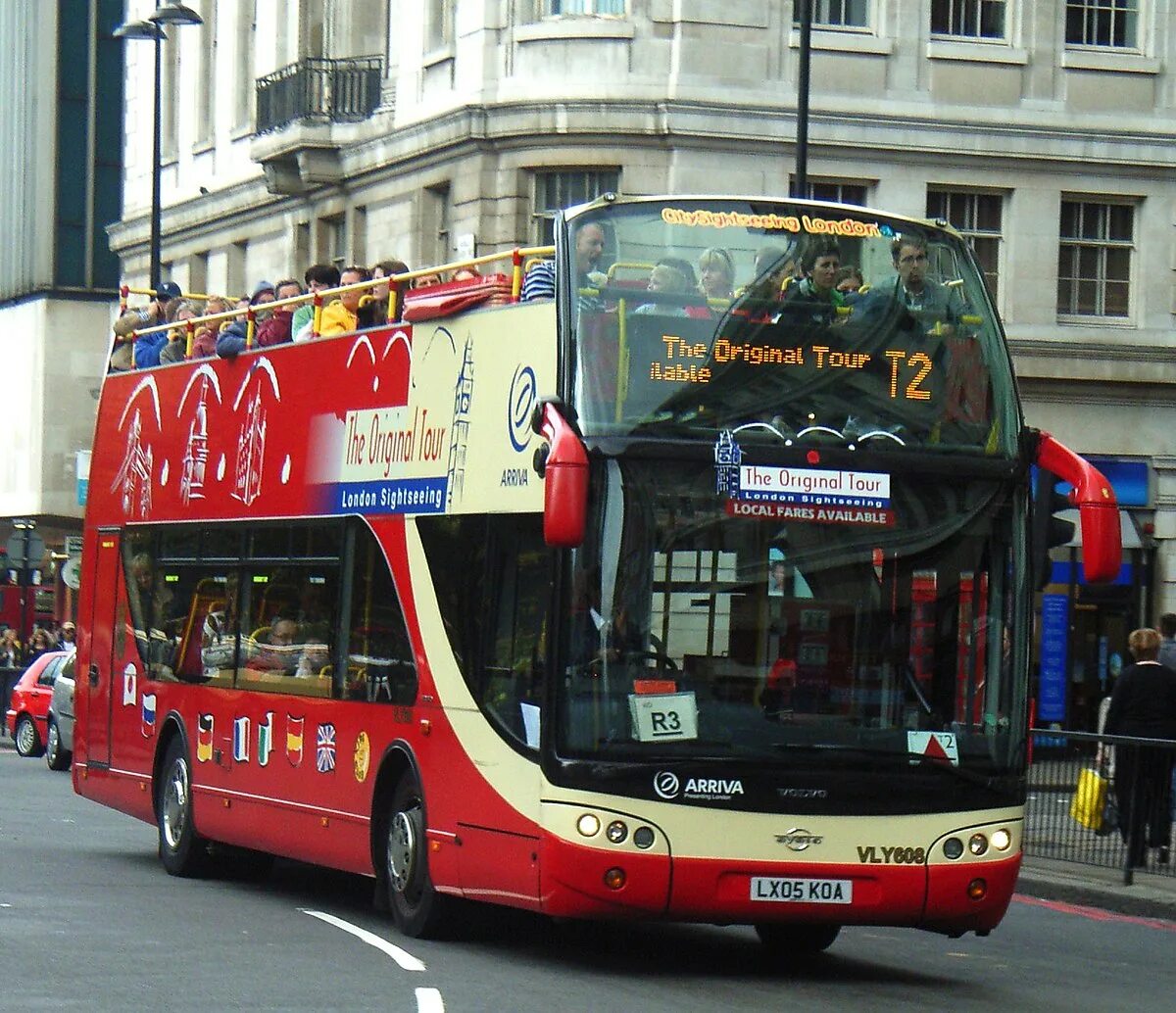 Open top bus. Ayats. London bus tour. London bus tour проект по английскому. London sightseeing.