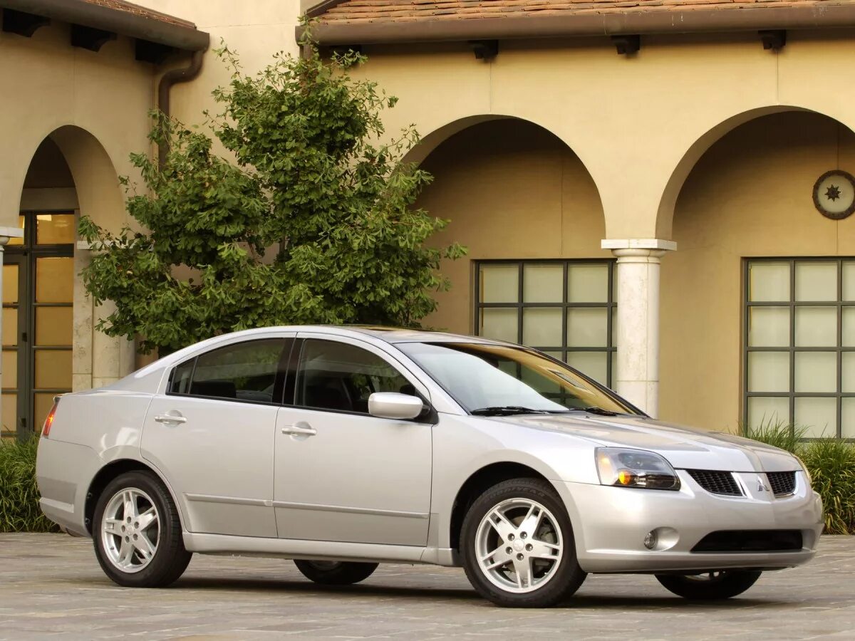 Mitsubishi седан. Мицубиси Галант 9. Mitsubishi Galant 9 (2003-2012). Мицубиси Галант 9 поколения. Mitsubishi Galant 2012.