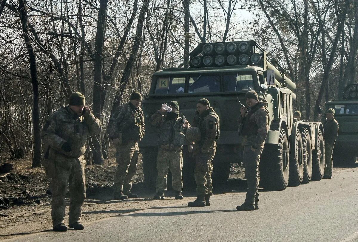 Франция ведет войска на украину. Украинские войска. Русские военные на Украине. Украинская армия. Российские войска в Харькове.