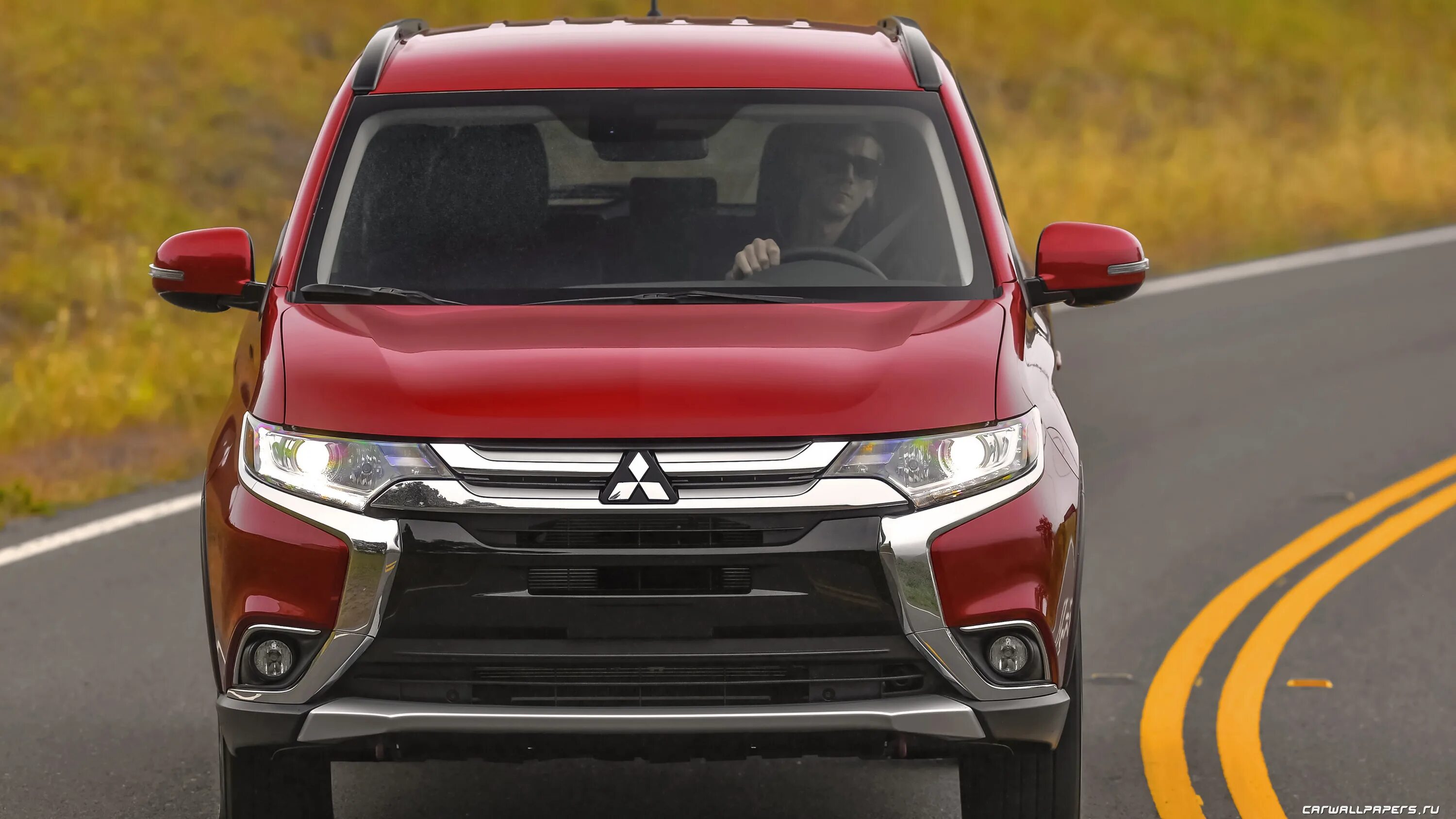 Mitsubishi outlander 2015 год